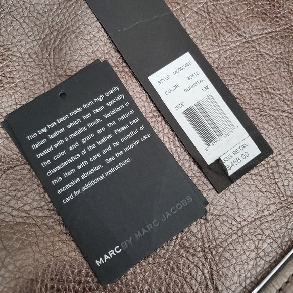 Marc Jacobs silver leather purse - Picture 3 of 3